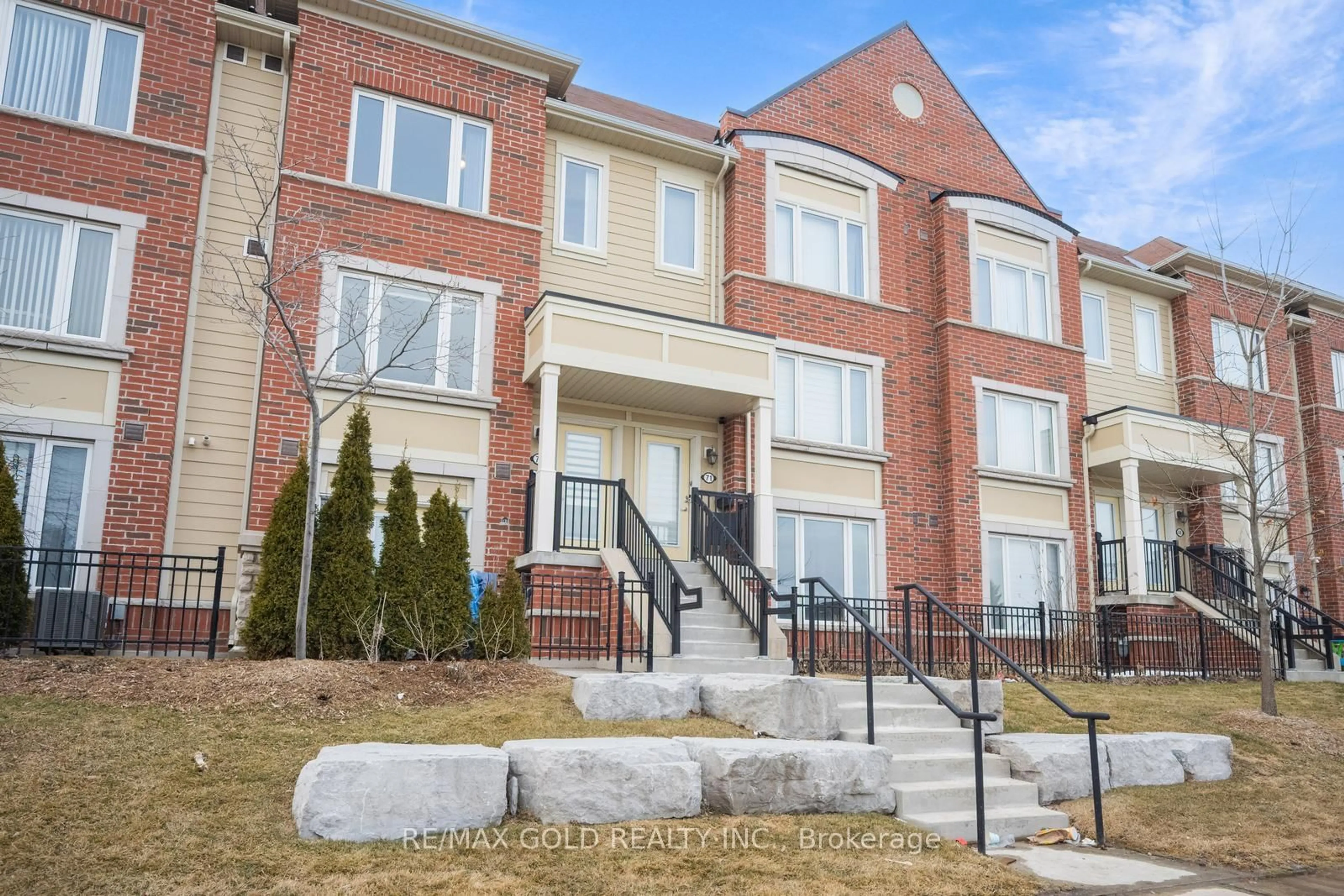 Home with brick exterior material, street for 250 Sunny Meadow Blvd ##72, Brampton Ontario L6R 3Y6