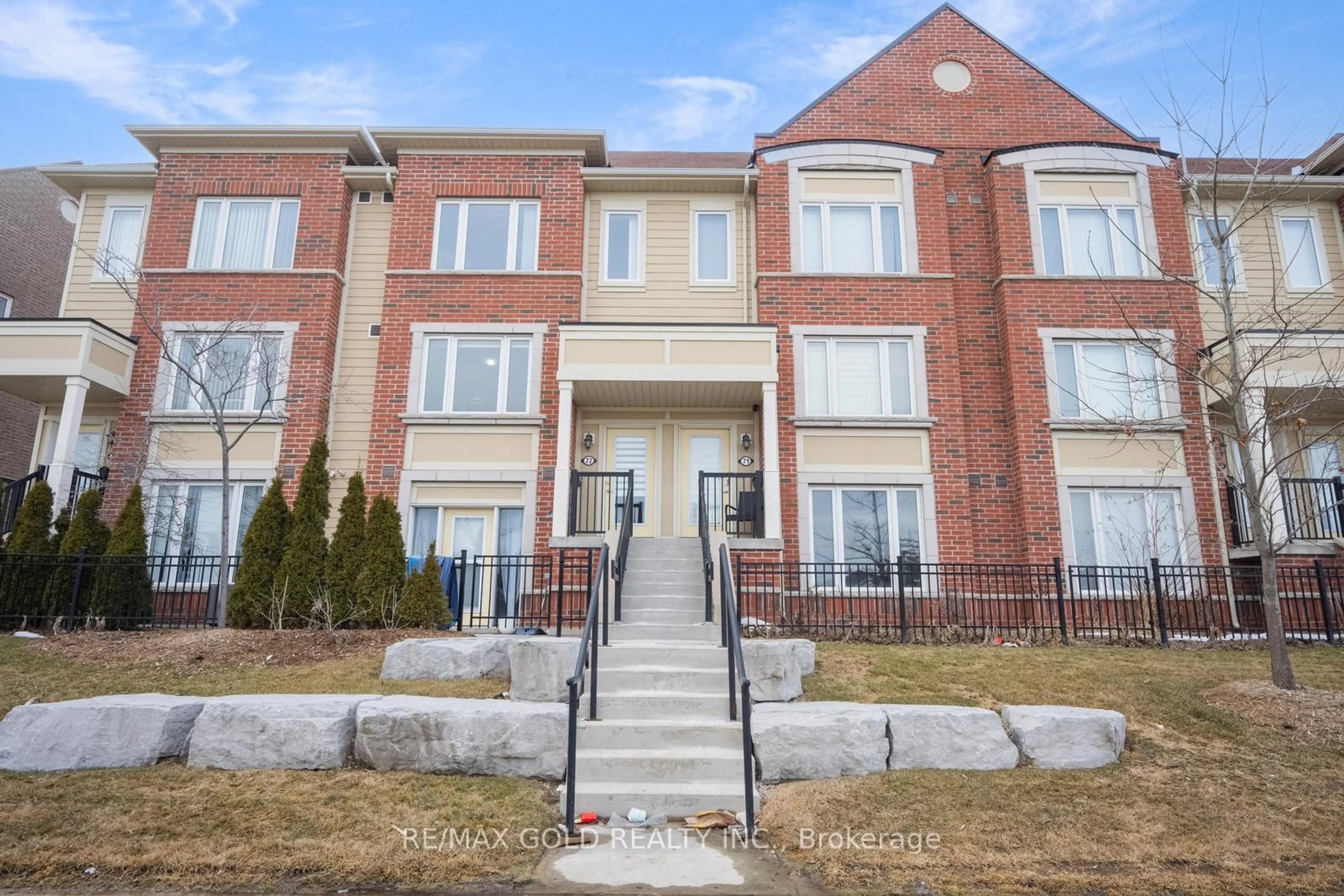 Home with brick exterior material, street for 250 Sunny Meadow Blvd ##72, Brampton Ontario L6R 3Y6