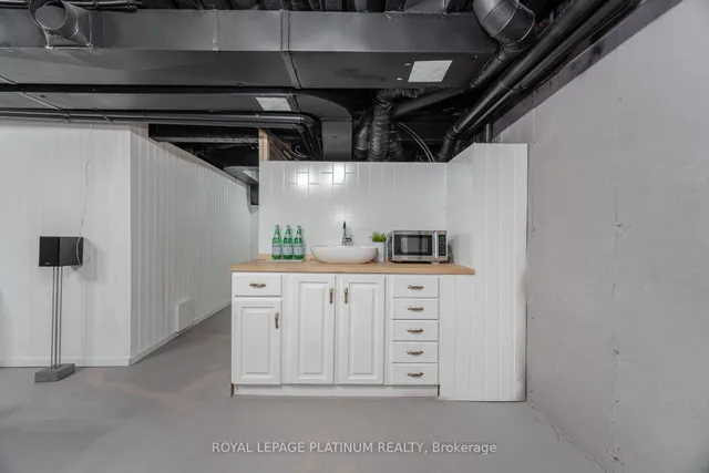 Additional property image - 624 Laking Terr