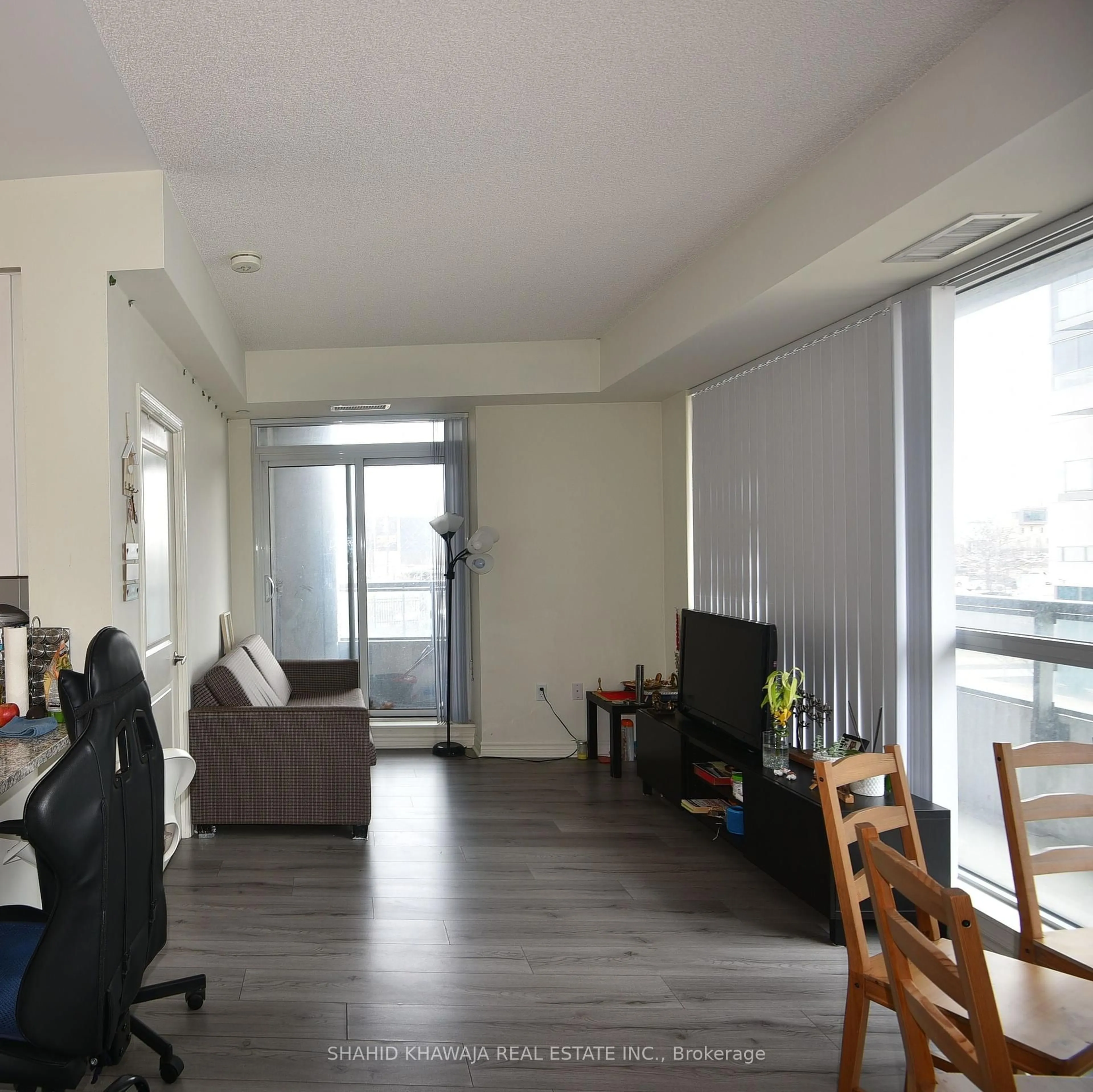 A pic of a room for 349 Rathburn Rd #206, Mississauga Ontario L5B 0G9