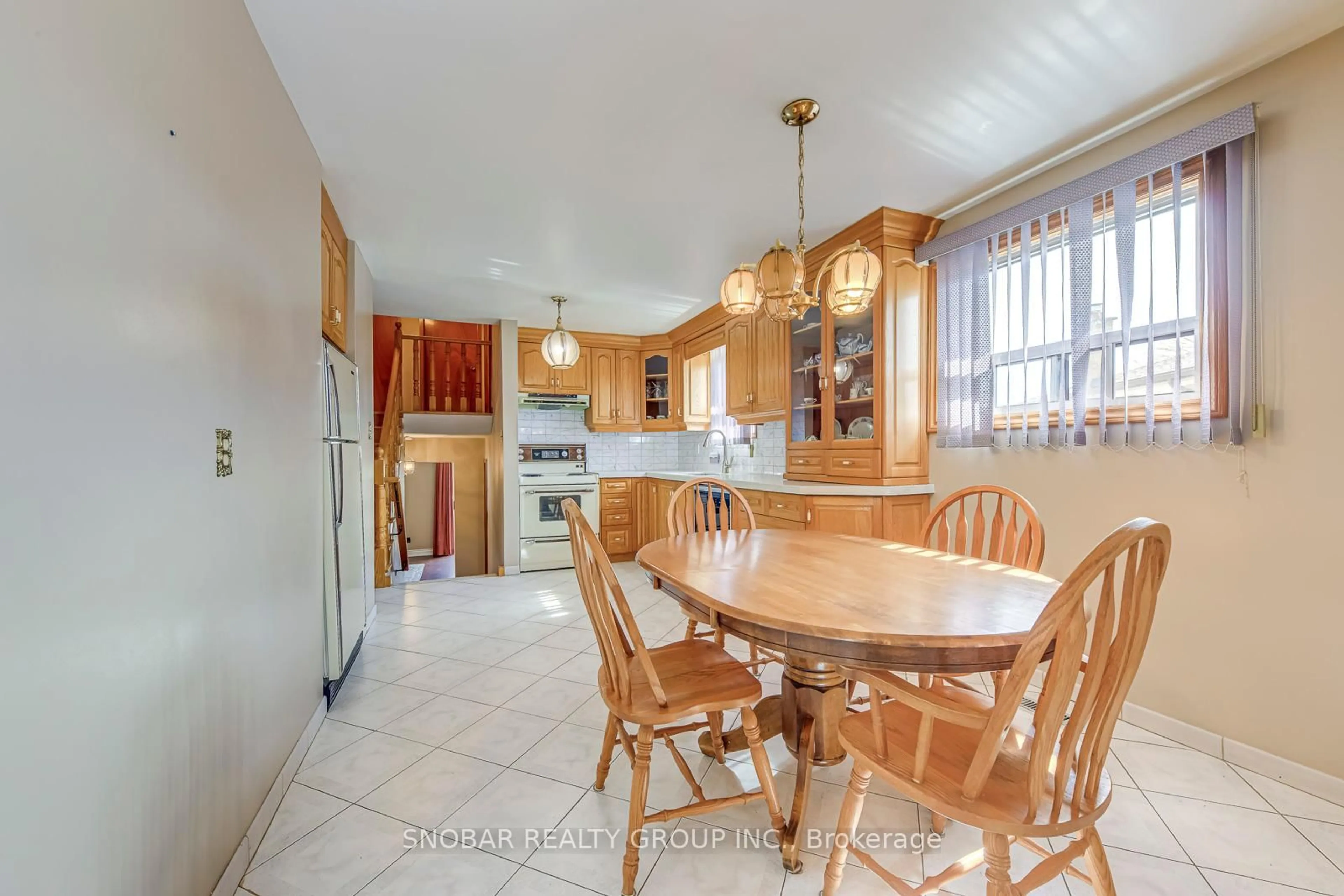 Dining room, unknown for 7539 Lockington Cres, Mississauga Ontario L4T 2V6