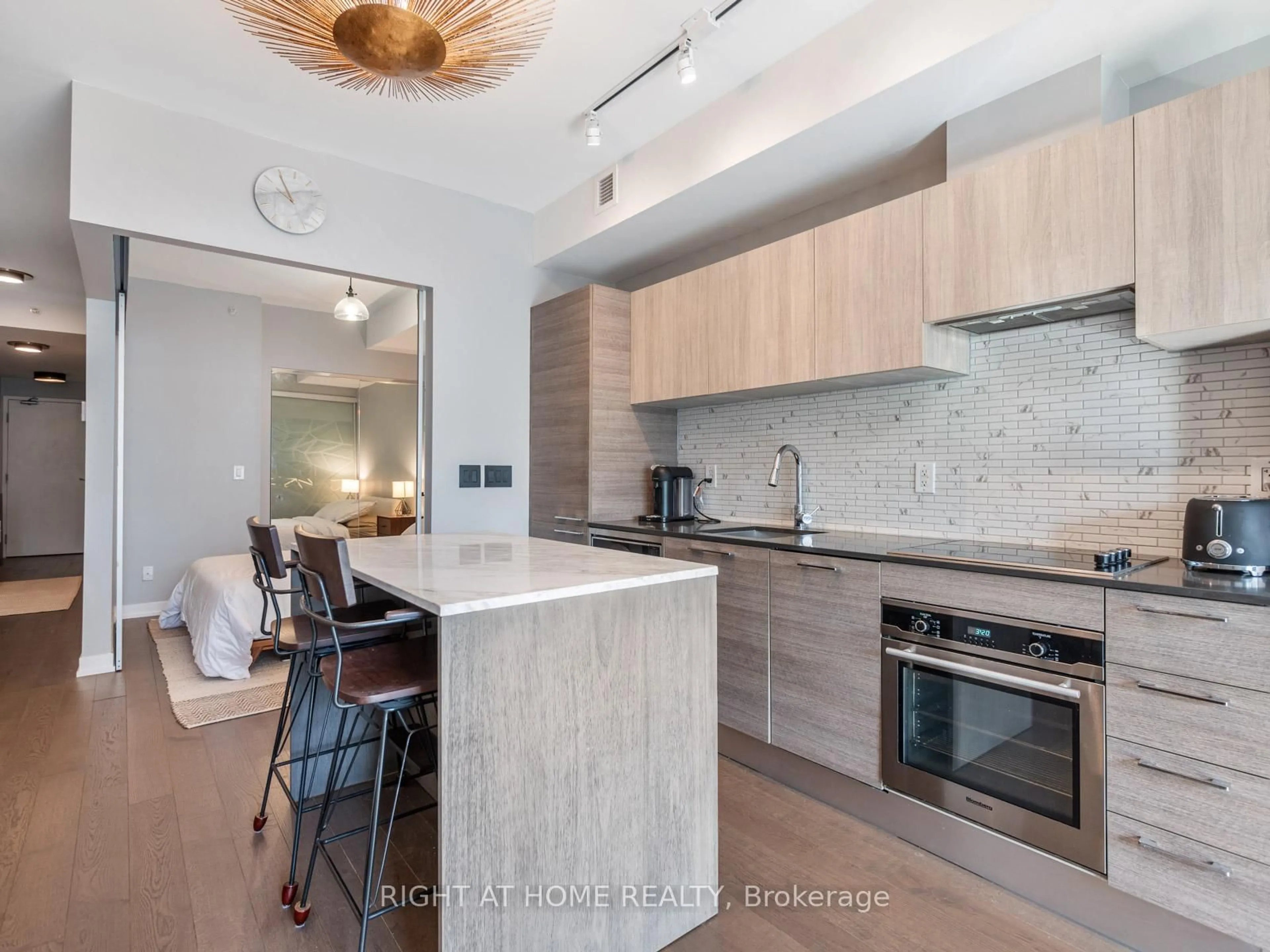 Open concept kitchen, unknown for 530 Indian Grve #318, Toronto Ontario M6P 0B3