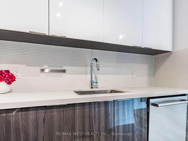 Additional property image - 30 Shore Breeze Dr Unit 923