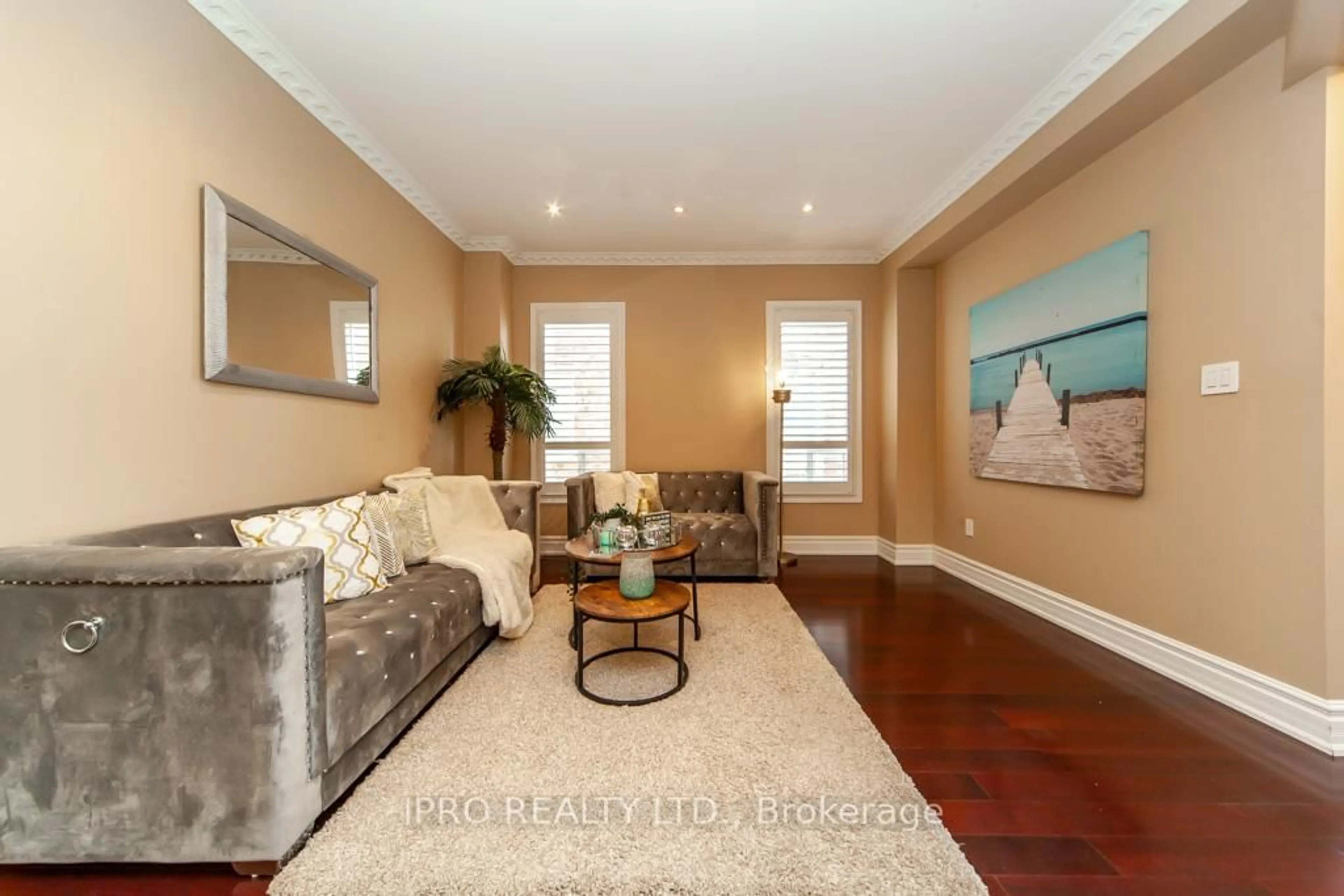 Living room with furniture, unknown for 3262 Crimson King Circ, Mississauga Ontario L5N 8M8