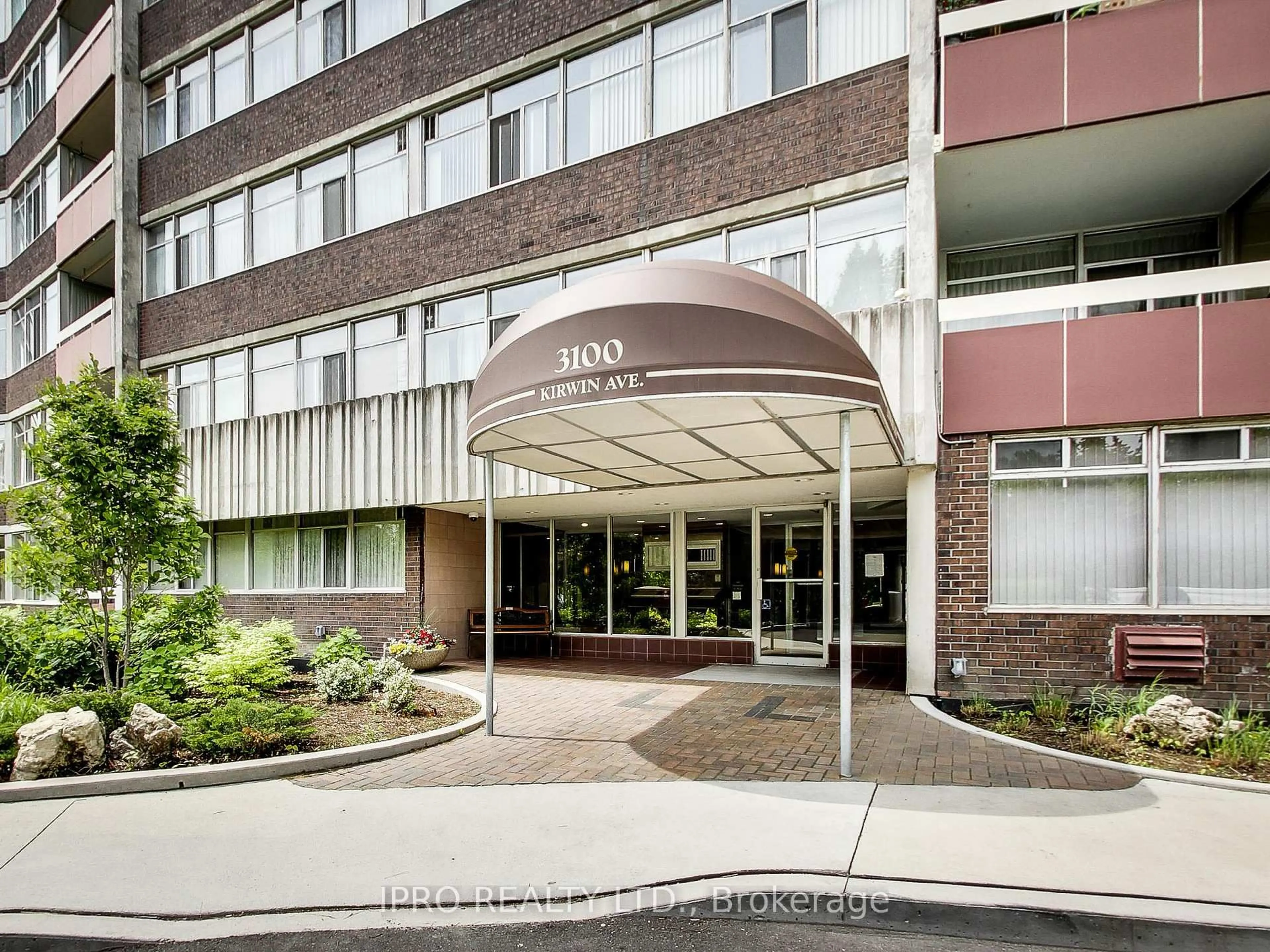 Indoor foyer for 3100 Kirwin Ave #2906, Mississauga Ontario L5A 3S6