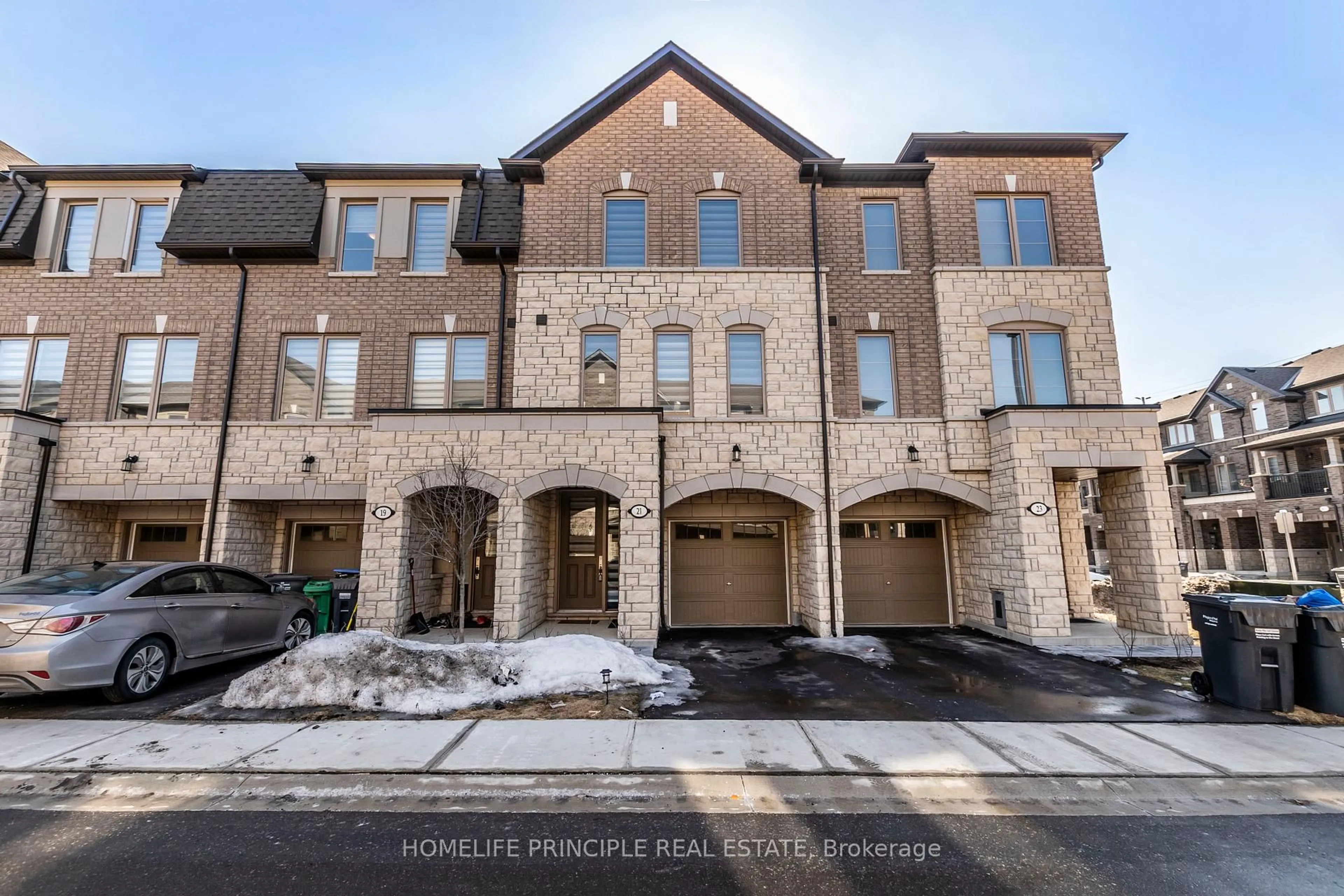 Home with brick exterior material, street for 21 Arcola St, Brampton Ontario L6P 4N7