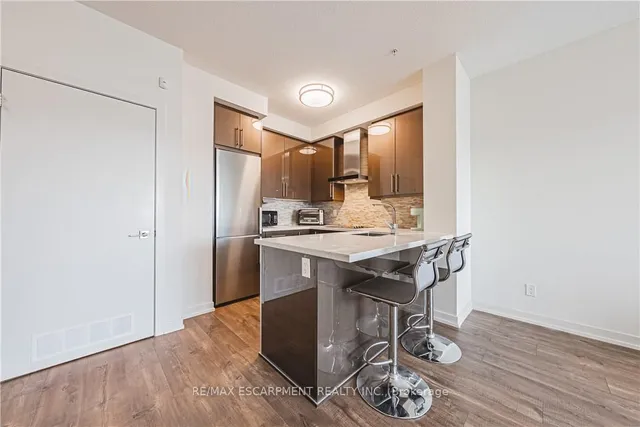 Additional property image - 2093 Fairview St Unit 2001