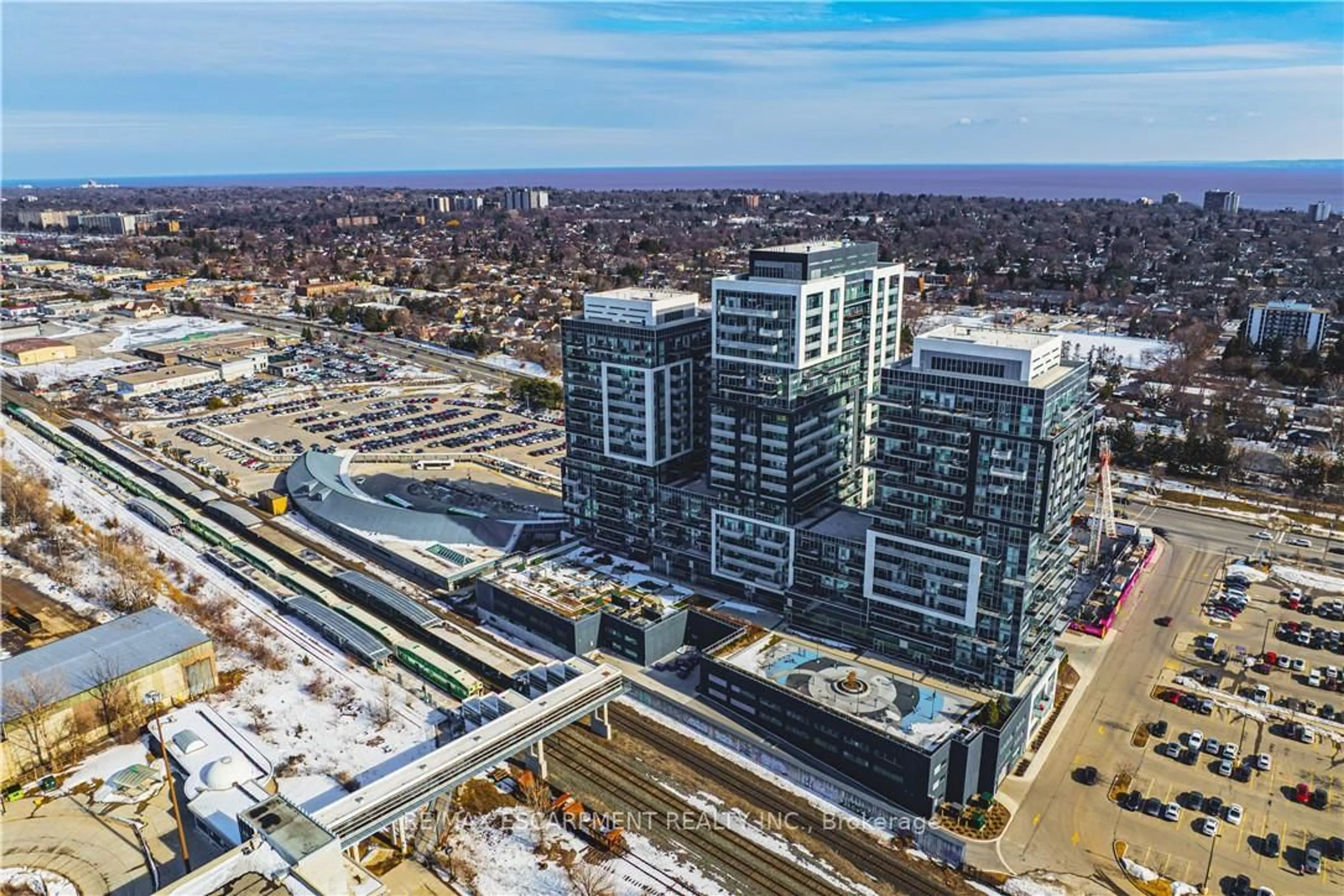 A pic from outside/outdoor area/front of a property/back of a property/a pic from drone, city buildings view from balcony for 2093 Fairview St #2001, Burlington Ontario L7R 0E6