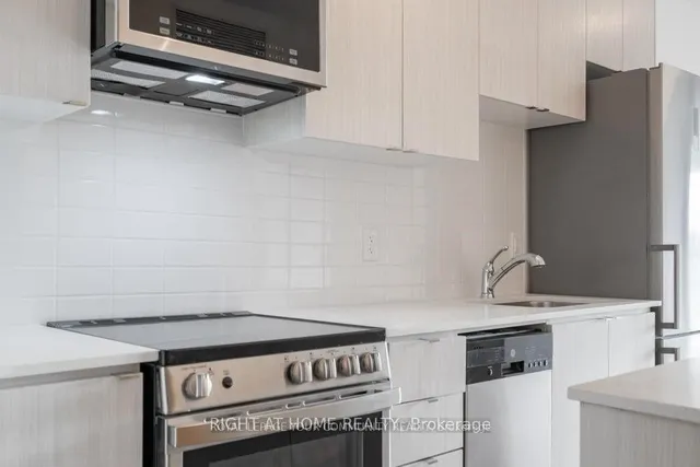 Additional image 11 of 2433 Dufferin St Unit 606