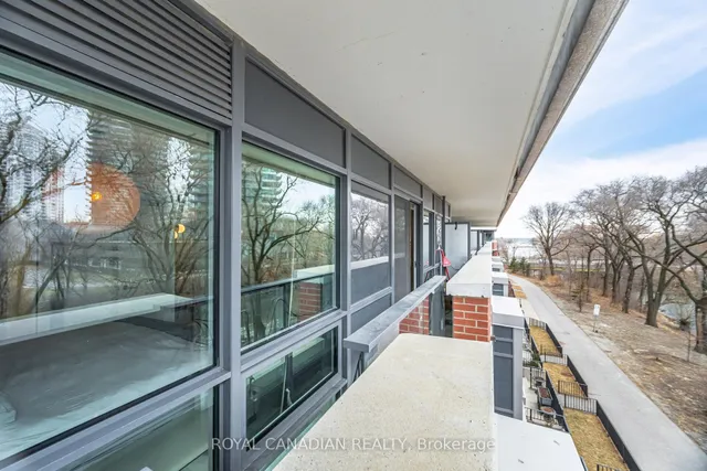 Additional property image - 2220 Lake Shore Blvd Unit 315