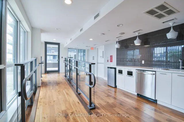 Additional property image - 2220 Lake Shore Blvd Unit 315