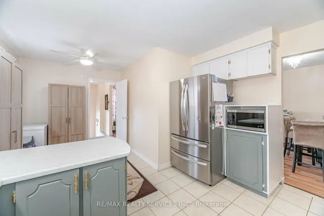 Additional property image - 3779 Keenan Cres