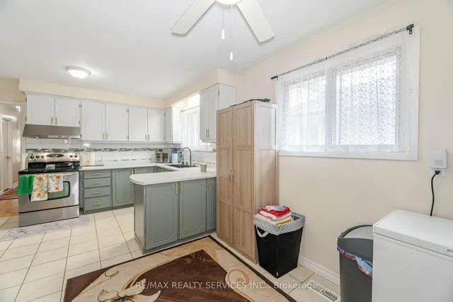 Additional property image - 3779 Keenan Cres