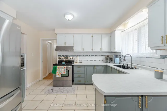 Additional property image - 3779 Keenan Cres
