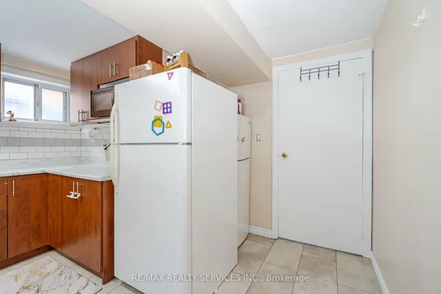 Additional property image - 3779 Keenan Cres