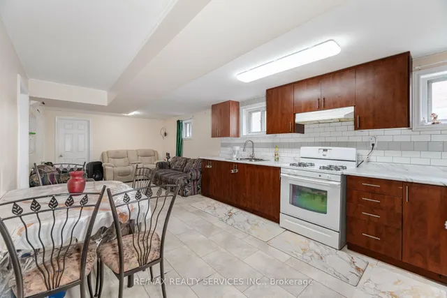 Additional property image - 3779 Keenan Cres