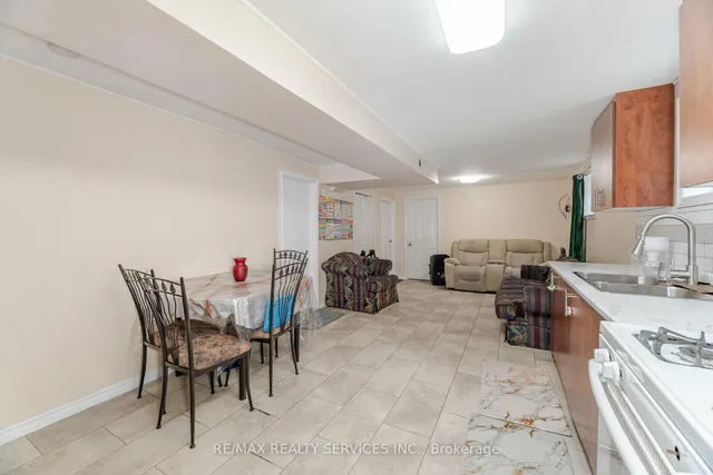 Additional property image - 3779 Keenan Cres