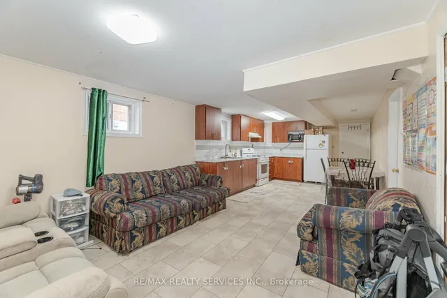 Additional property image - 3779 Keenan Cres