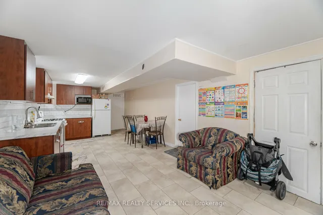 Additional property image - 3779 Keenan Cres