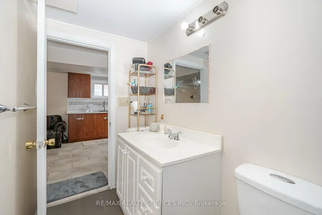 Additional property image - 3779 Keenan Cres
