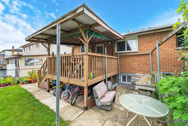 Additional property image - 3779 Keenan Cres