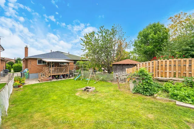 Additional property image - 3779 Keenan Cres