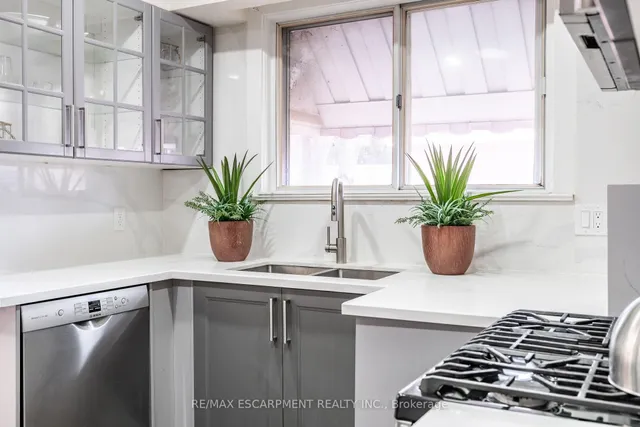 Additional property image - 2305 Wagner Cres