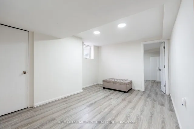 Additional property image - 2305 Wagner Cres