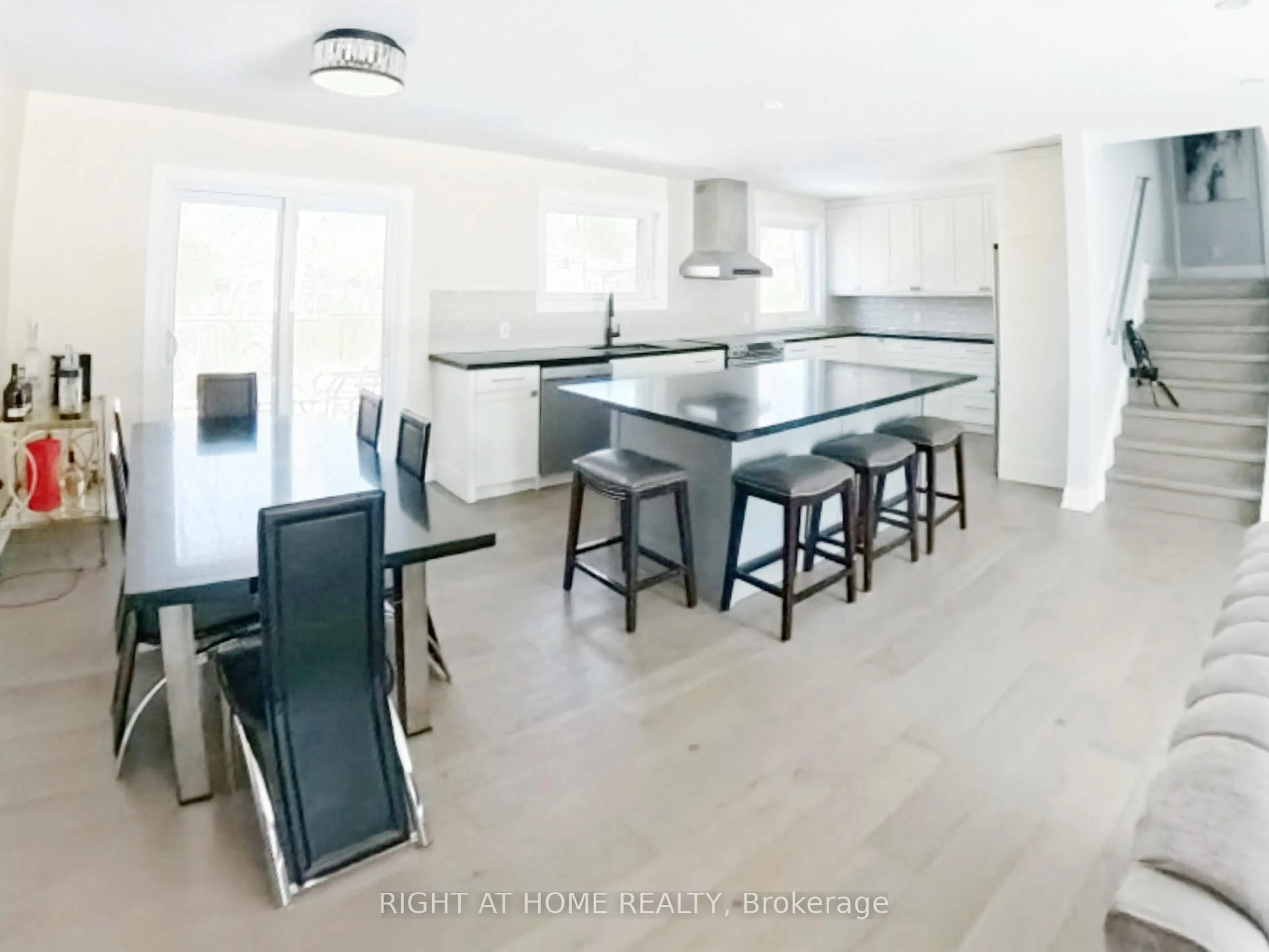 Open concept kitchen, unknown for 3335 Enniskillen Circ, Mississauga Ontario L5C 2M9