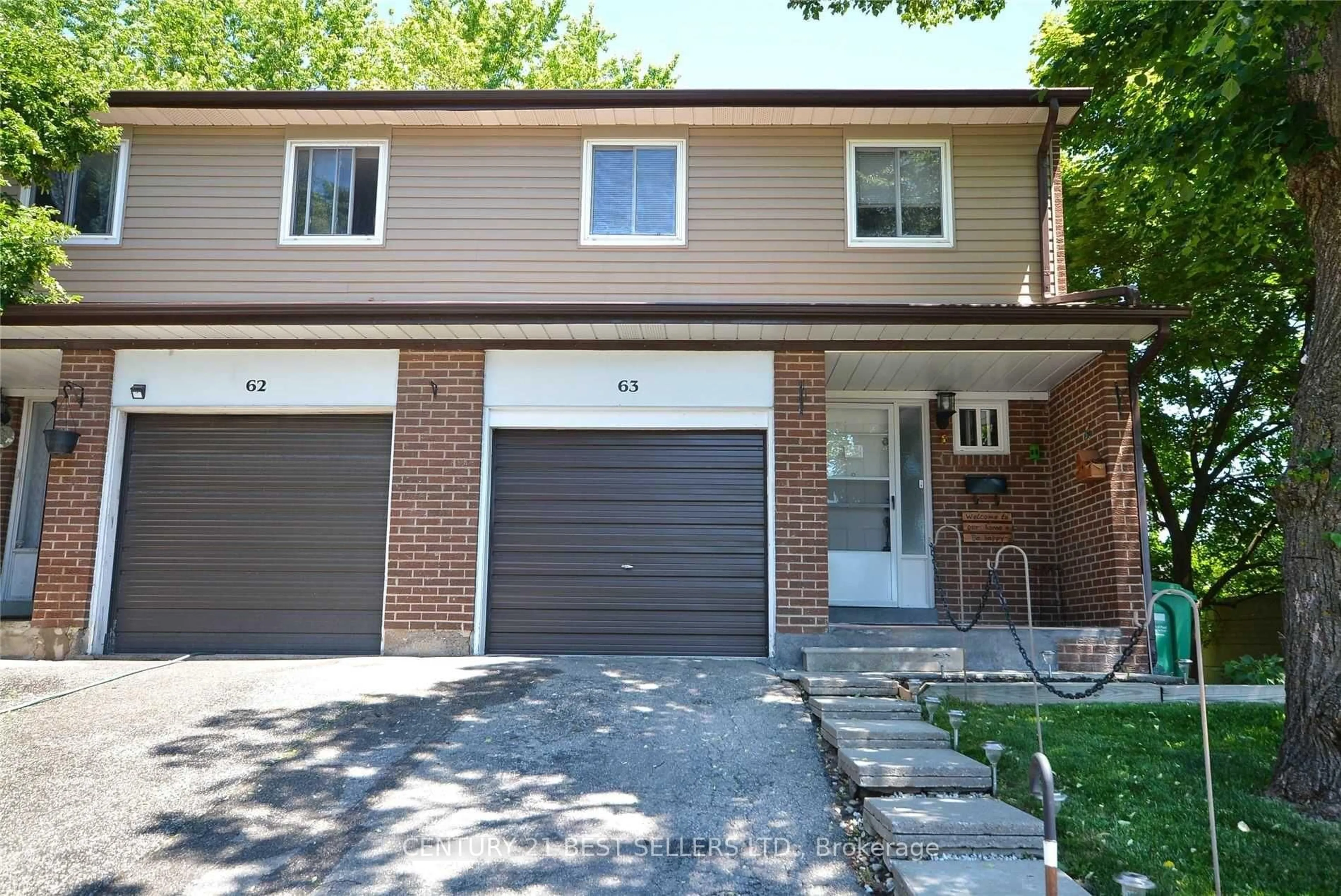 Home with brick exterior material, street for 3025 Cedarglen Gate #63, Mississauga Ontario L5C 2V7