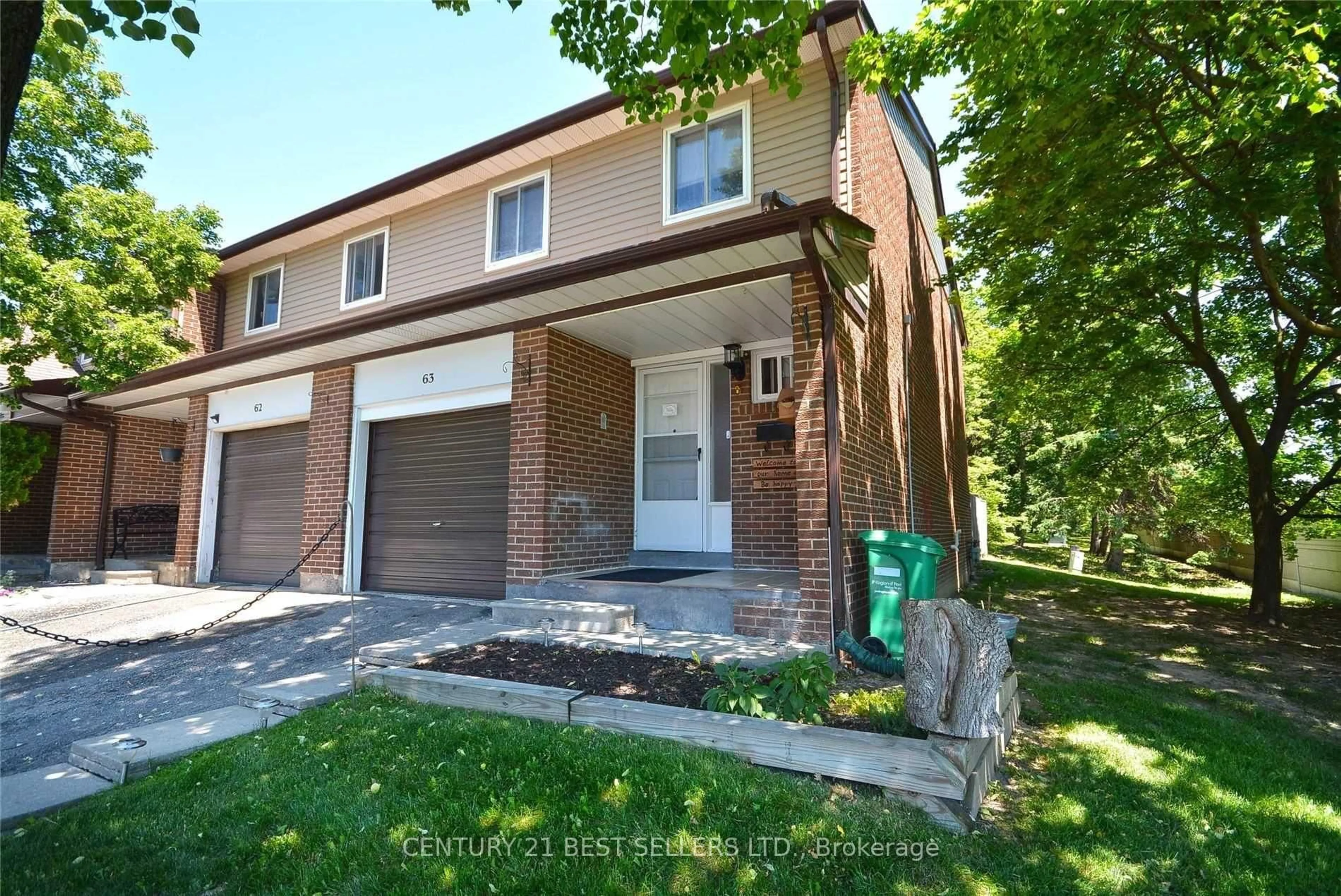 Home with brick exterior material, street for 3025 Cedarglen Gate #63, Mississauga Ontario L5C 2V7