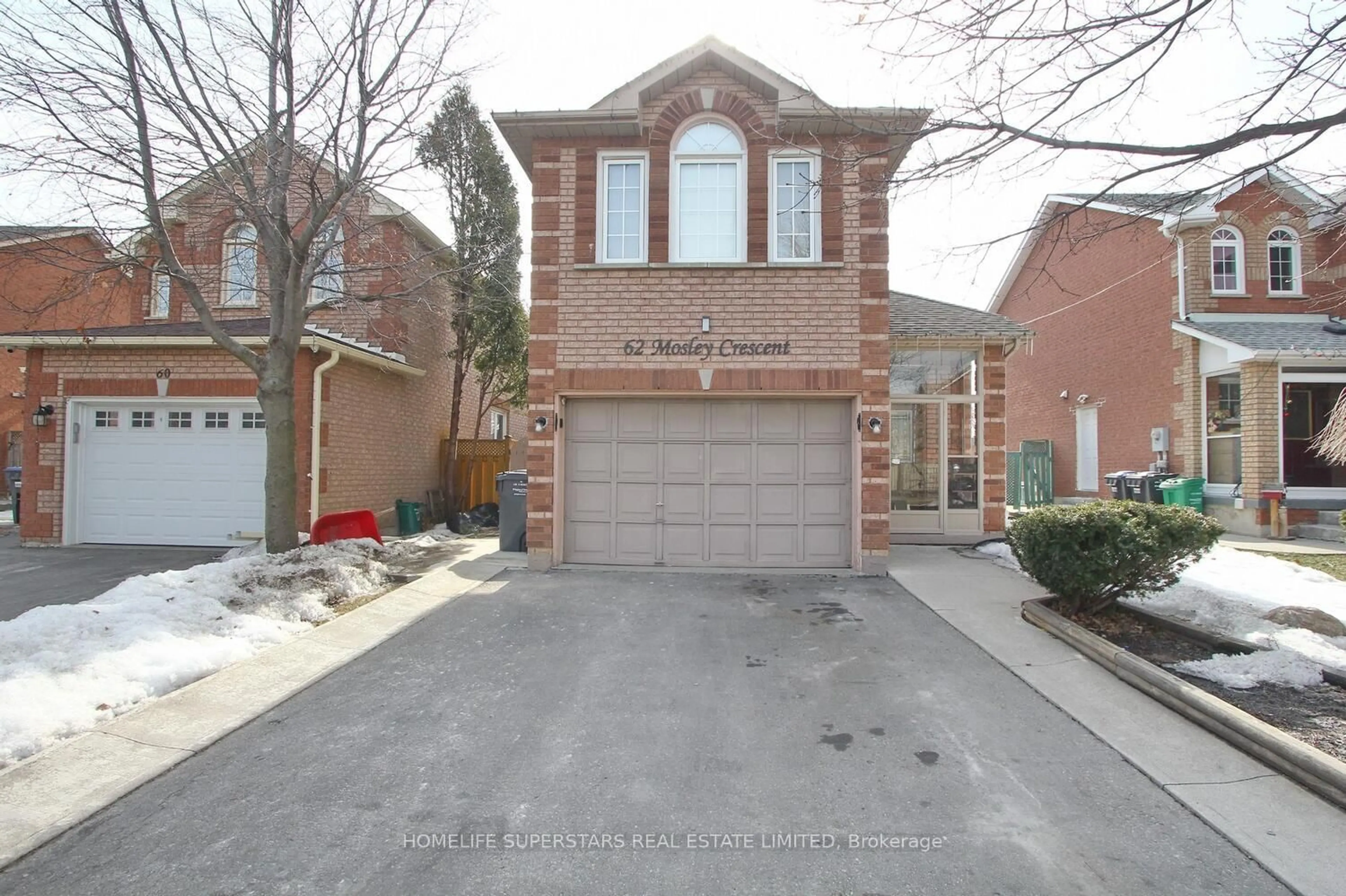 Home with brick exterior material, street for 62 Mosley Cres, Brampton Ontario L6Y 5C8