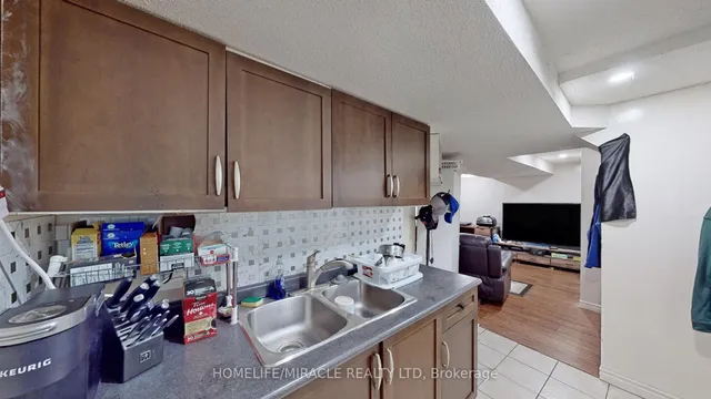 Additional property image - 2 Clovercrest Dr