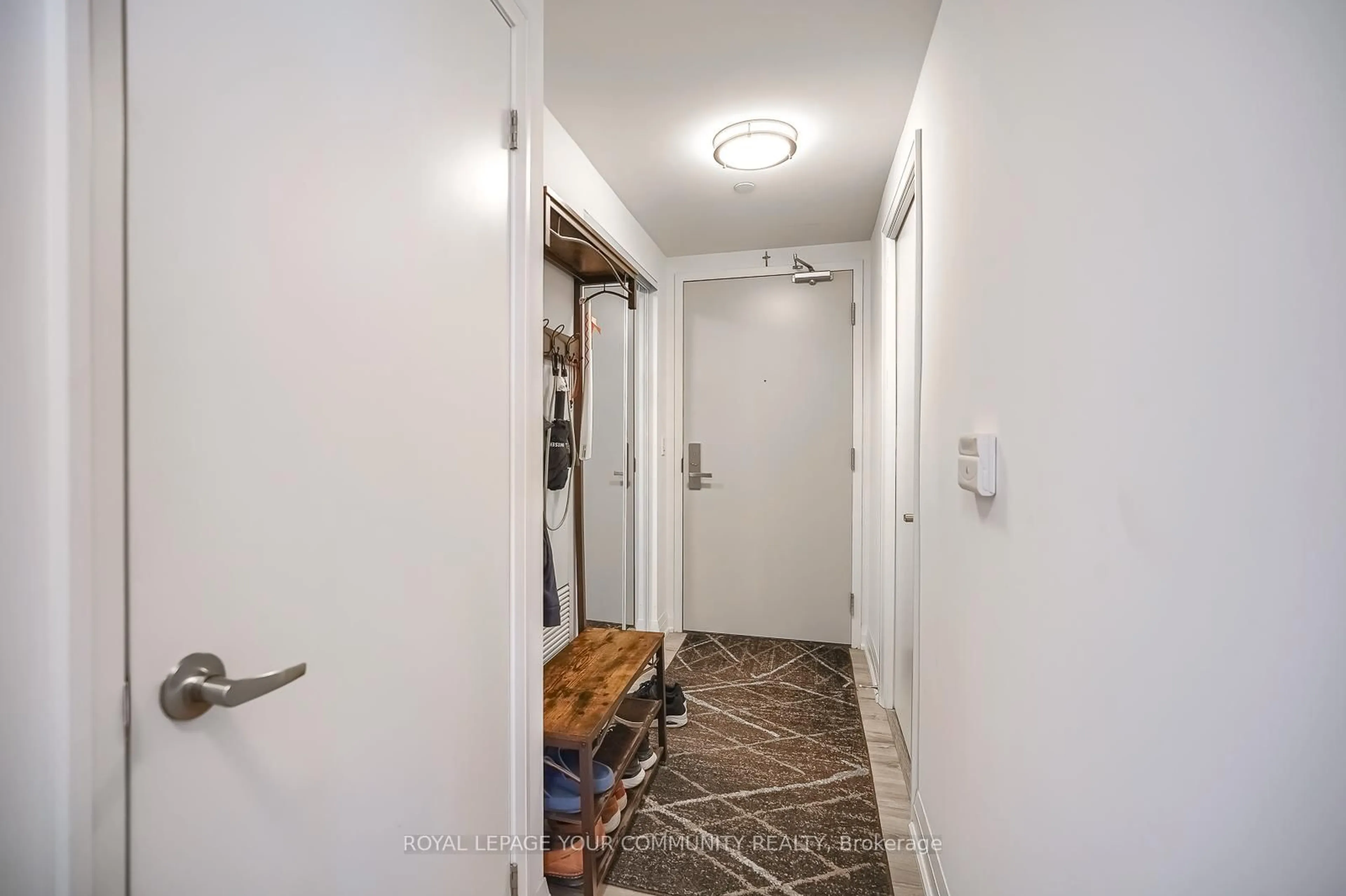 Indoor entryway for 30 Gibbs Rd #2309, Toronto Ontario M9B 0E5