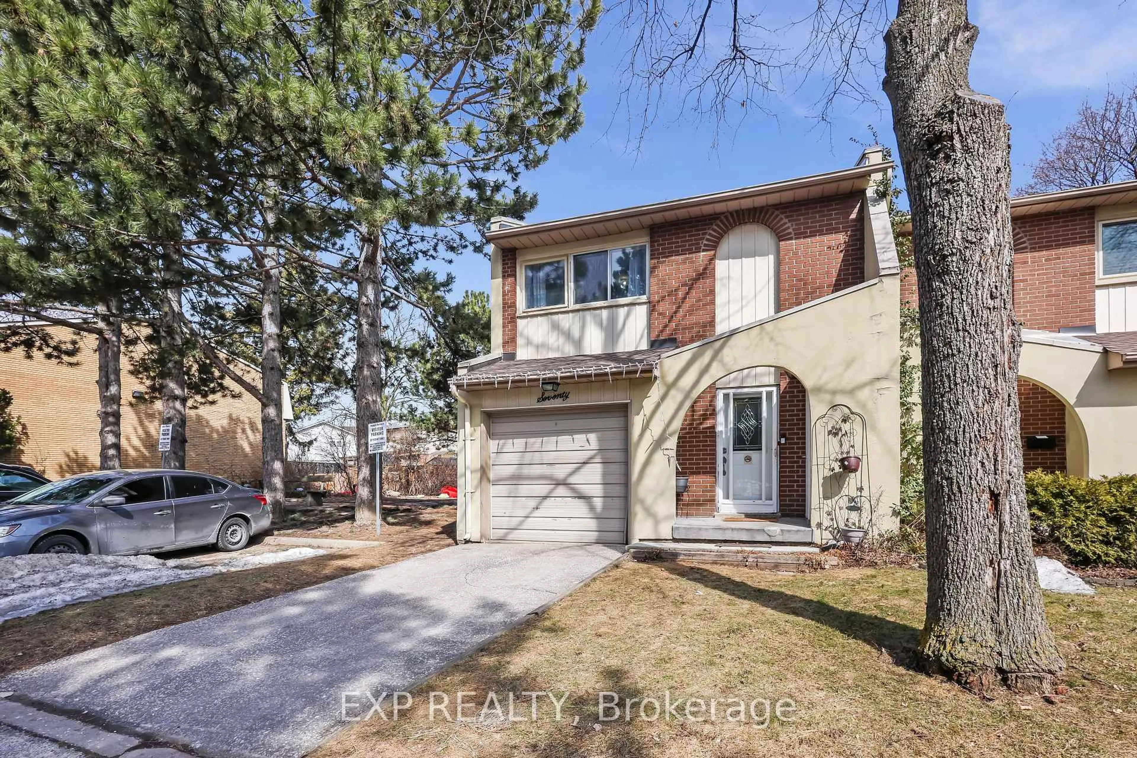 Home with brick exterior material, street for 1180 Mississ Vly Blvd #70, Mississauga Ontario L5A 3M9