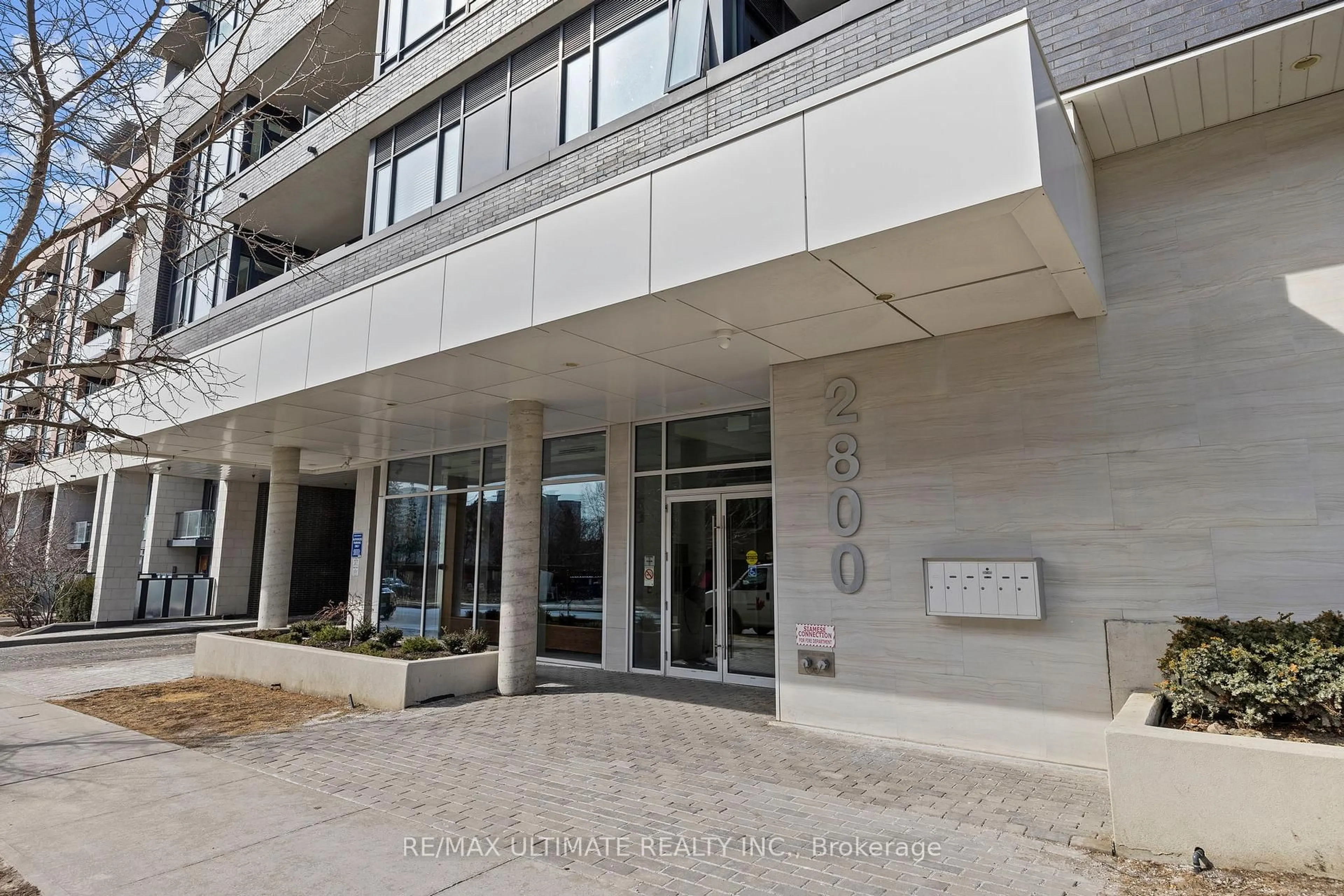 Indoor foyer for 2800 Keele St ##503, Toronto Ontario M3M 0B8