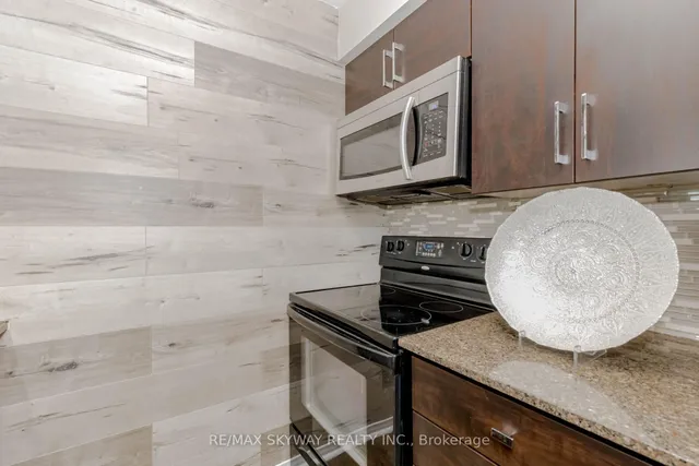 Additional property image - 215 Queen St Unit 403