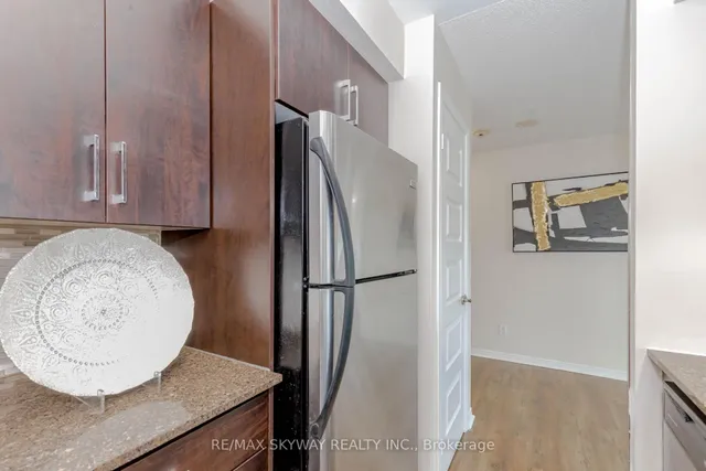 Additional property image - 215 Queen St Unit 403