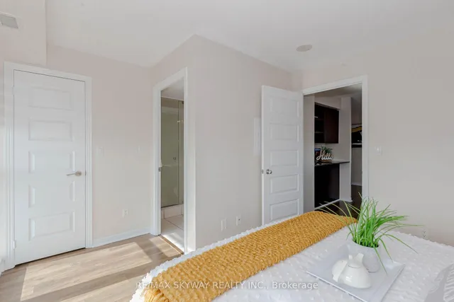Additional property image - 215 Queen St Unit 403