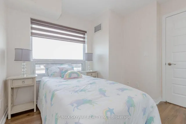 Additional property image - 215 Queen St Unit 403