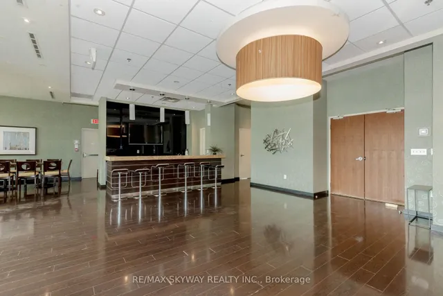 Additional property image - 215 Queen St Unit 403