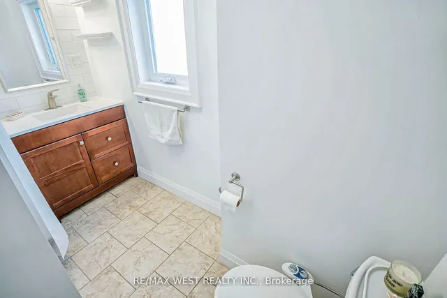 Additional property image - 291 McRoberts Ave
