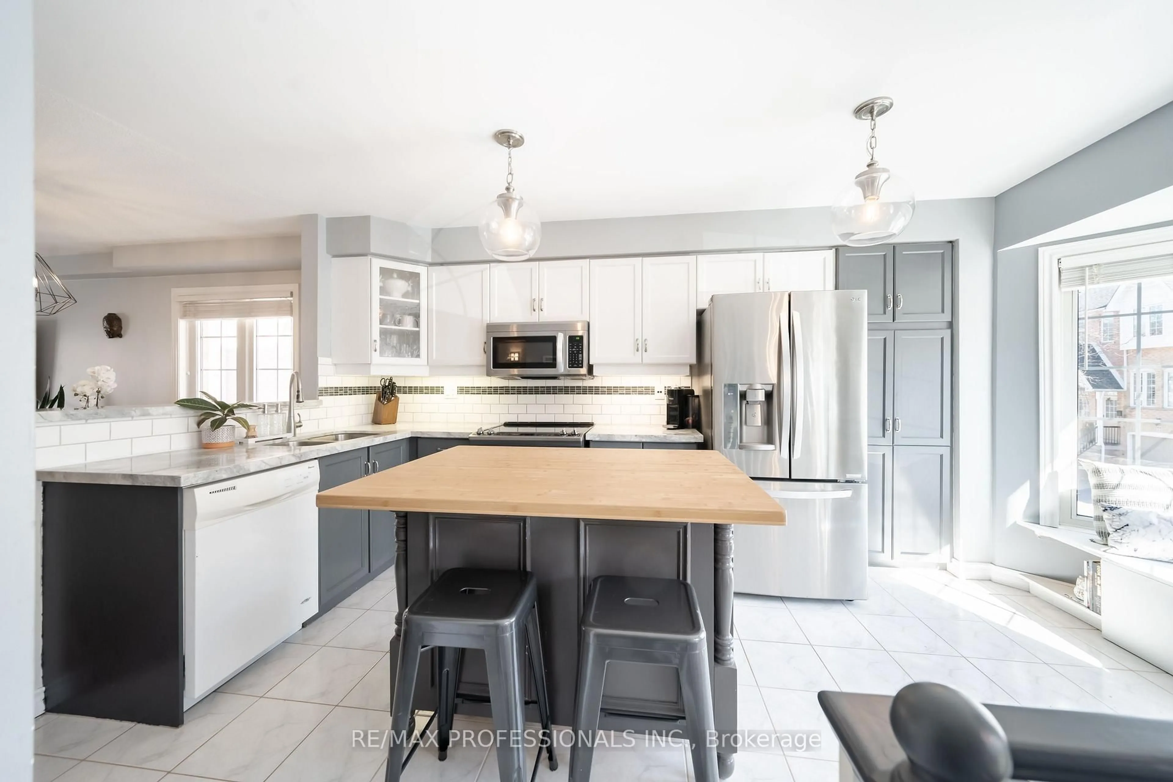 Contemporary kitchen, ceramic/tile floor for 3480 Upper Middle Rd #27, Burlington Ontario L7M 4R7