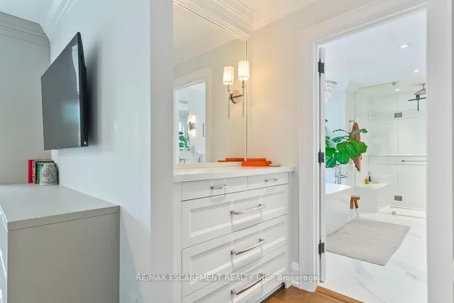 Additional property image - 534 Emerald St