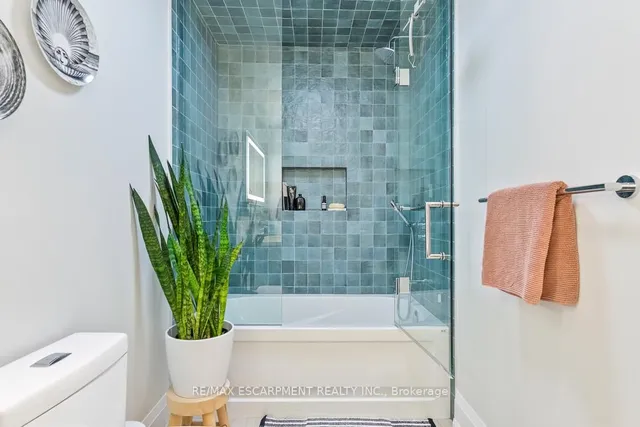 Additional property image - 534 Emerald St