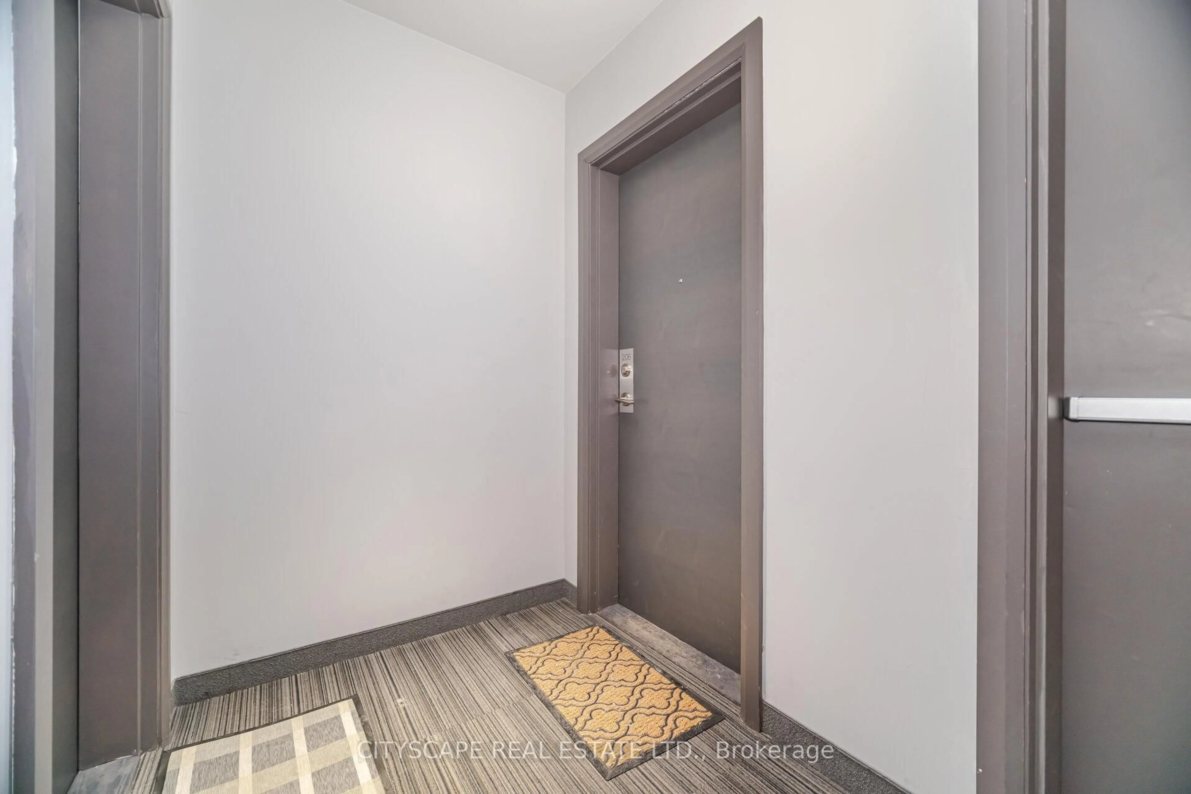 Indoor entryway for 2370 Khalsa Gate #206, Oakville Ontario L6M 0P5