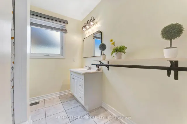 Additional property image - 2202 Donald Rd