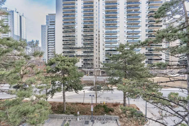 Additional property image - 100 Quebec Ave Unit 301