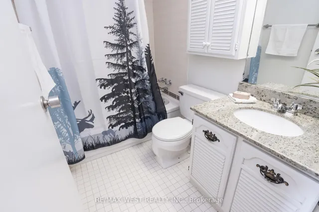 Additional property image - 100 Quebec Ave Unit 301