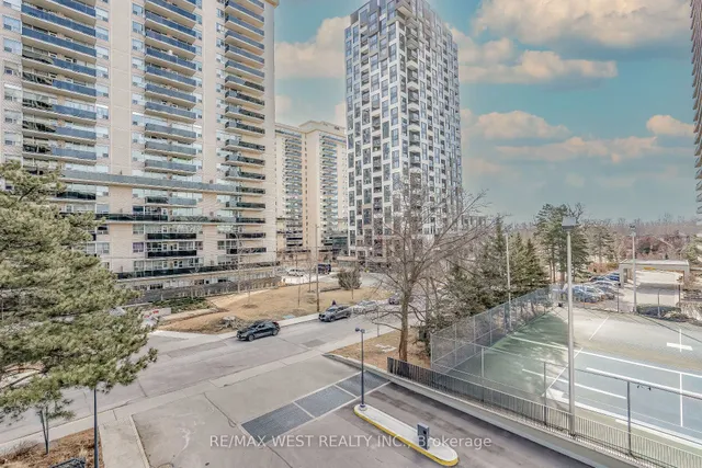 Additional property image - 100 Quebec Ave Unit 301
